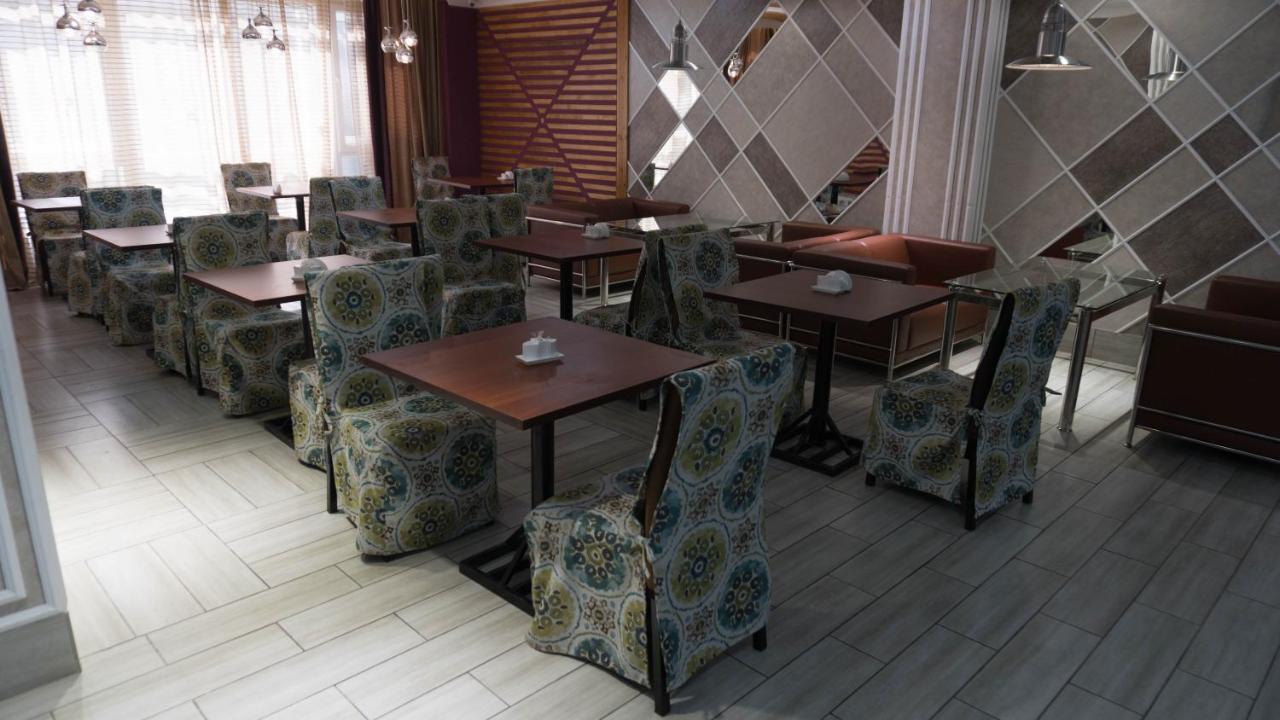 阿斯塔纳艺术酒店 阿斯坦纳 外观 照片